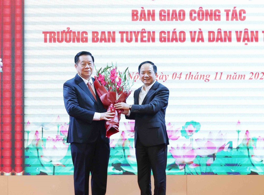Hội nghị bàn giao công tác Trưởng Ban Tuyên giáo và Dân vận Trung ương - Ảnh 7.