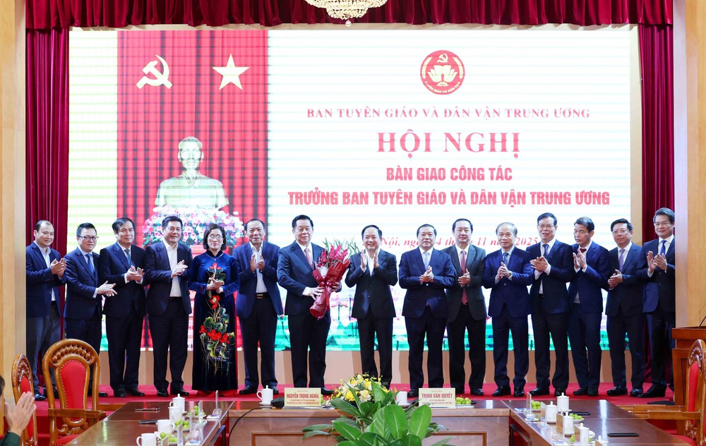 Hội nghị bàn giao công tác Trưởng Ban Tuyên giáo và Dân vận Trung ương - Ảnh 5.