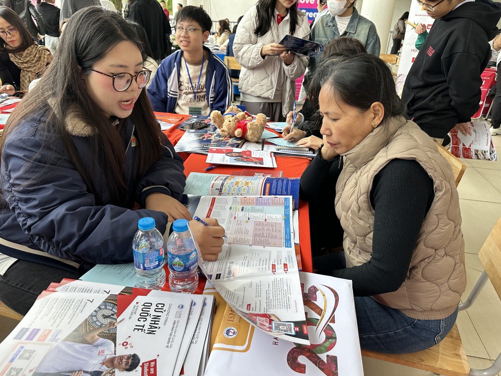 Bộ Giáo dục và Đào tạo công bố Kế hoạch tuyển sinh đại học, cao đẳng năm 2026 - Ảnh 1. Bộ Giáo dục và Đào tạo công bố Kế hoạch tuyển sinh đại học, cao đẳng năm 2026 - Ảnh 1.