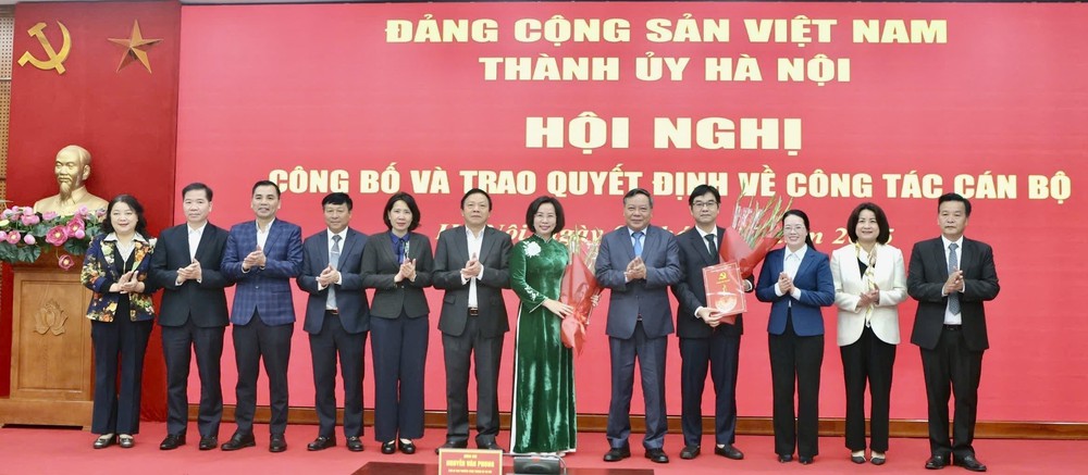 Công bố quyết định về công tác cán bộ tại Ủy ban MTTQ Việt Nam thành phố Hà Nội - Ảnh 3. Công bố quyết định về công tác cán bộ tại Ủy ban MTTQ Việt Nam thành phố Hà Nội - Ảnh 3.