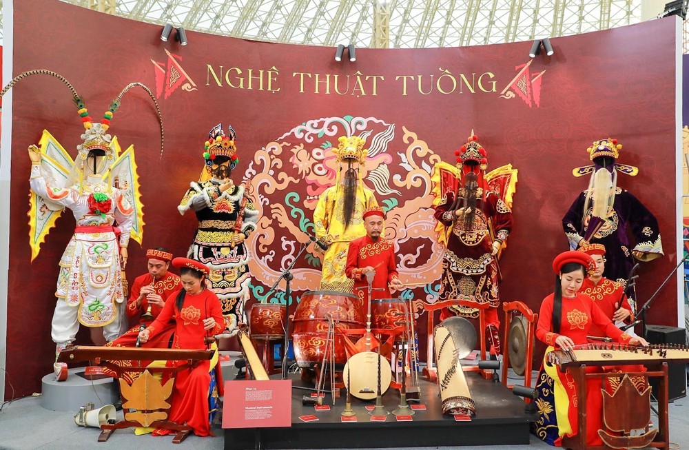 Vinh danh 30 gian trưng bày tiêu biểu tại Hội chợ mùa Thu lần thứ nhất năm 2025 - Ảnh 3. Vinh danh 30 gian trưng bày tiêu biểu tại Hội chợ mùa Thu lần thứ nhất năm 2025 - Ảnh 3.