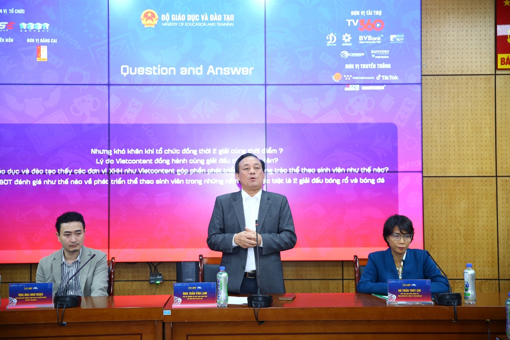 Thể thao sinh viên hội tụ với giải bóng rổ và bóng đá - Ảnh 2. Thể thao sinh viên hội tụ với giải bóng rổ và bóng đá - Ảnh 2.