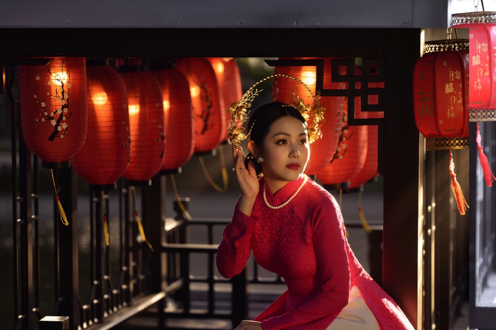 Amy Lê Anh khoe vẻ đẹp mặn mà trong bộ ảnh áo dài - Ảnh 2. Amy Lê Anh khoe vẻ đẹp mặn mà trong bộ ảnh áo dài - Ảnh 2.