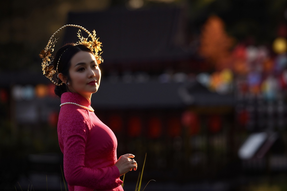 Amy Lê Anh khoe vẻ đẹp mặn mà trong bộ ảnh áo dài - Ảnh 1. Amy Lê Anh khoe vẻ đẹp mặn mà trong bộ ảnh áo dài - Ảnh 1.