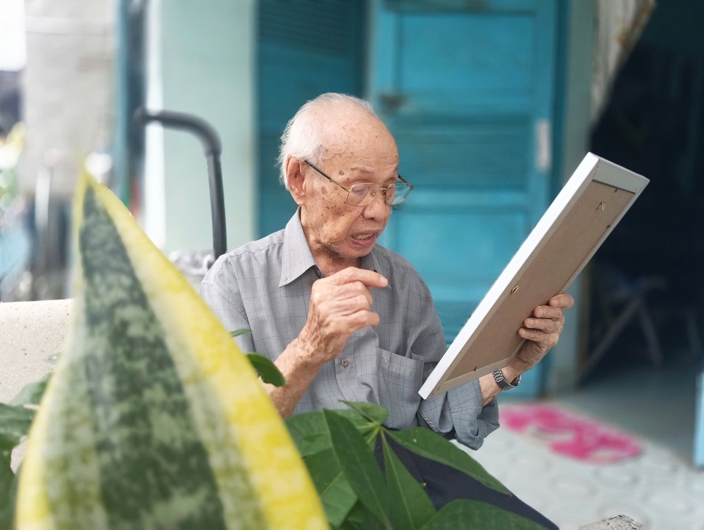 Nhạc sĩ Trương Quang Lục: "Mặt trời và mẹ chỉ có một mà thôi" - Ảnh 3. Nhạc sĩ Trương Quang Lục: "Mặt trời và mẹ chỉ có một mà thôi" - Ảnh 3.