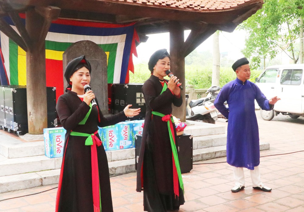 Góp ý dự thảo văn kiện Đại hội XIV của Đảng: Xác định văn hóa ngang tầm vị trí với kinh tế, chính trị và xã hội - Ảnh 2. Góp ý dự thảo văn kiện Đại hội XIV của Đảng: Xác định văn hóa ngang tầm vị trí với kinh tế, chính trị và xã hội - Ảnh 2.