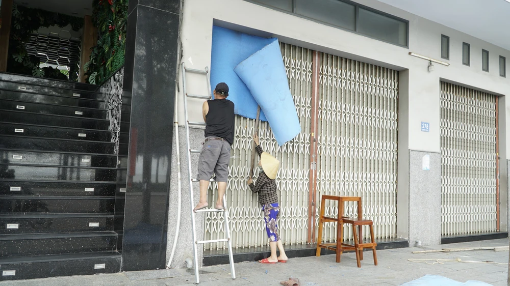 Ứng phó bão số 13: Hiệp đồng lực lượng sẵn sàng ở mức cao nhất - Ảnh 3. Ứng phó bão số 13: Hiệp đồng lực lượng sẵn sàng ở mức cao nhất - Ảnh 3.