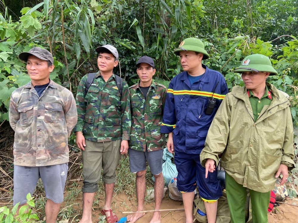 Quảng Trị chủ động ứng phó với diễn biến phức tạp của mưa lũ và bão số 13 - Ảnh 2. Quảng Trị chủ động ứng phó với diễn biến phức tạp của mưa lũ và bão số 13 - Ảnh 2.