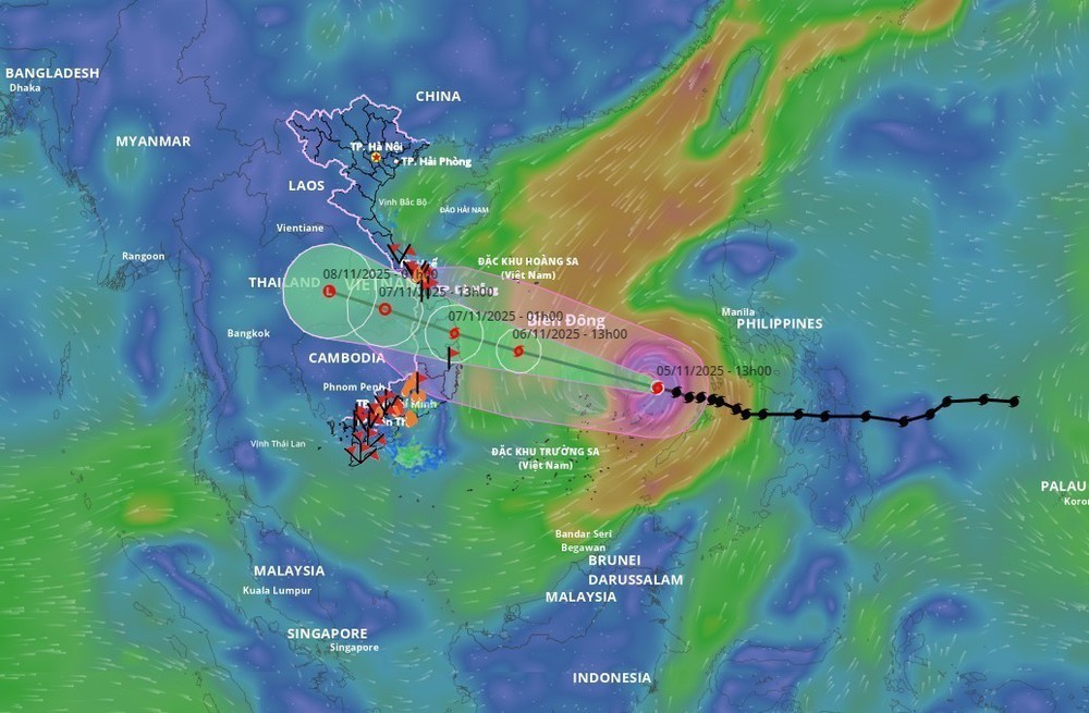 Tin nhanh về cơn bão số 13 (lúc 16 giờ ngày 5/11) - Ảnh 1. Tin nhanh về cơn bão số 13 (lúc 16 giờ ngày 5/11) - Ảnh 1.
