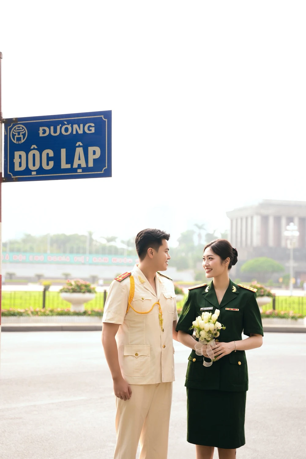 Phụ công đẹp nhất bóng chuyền nữ Việt Nam đón tuổi mới viên mãn bên chồng ‘soái ca’ là sĩ quan công an - Ảnh 2. Phụ công đẹp nhất bóng chuyền nữ Việt Nam đón tuổi mới viên mãn bên chồng ‘soái ca’ là sĩ quan công an - Ảnh 2.