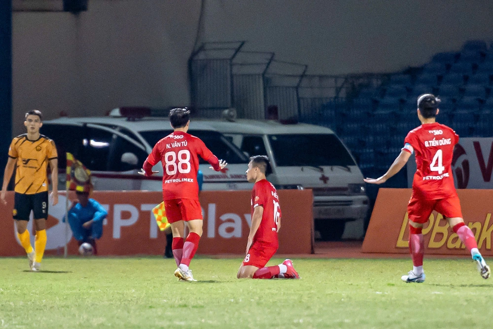 Bóng đá đâu chỉ là chuyện thắng thua - Ảnh 1. Bóng đá đâu chỉ là chuyện thắng thua - Ảnh 1.