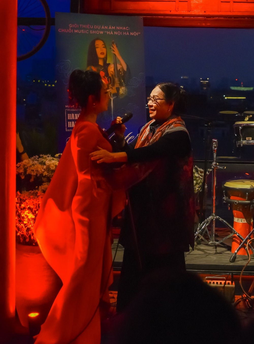 NSND Thanh Hoài: Từ cô bé ngọng … đến giọng Chèo vàng! - Ảnh 4. NSND Thanh Hoài