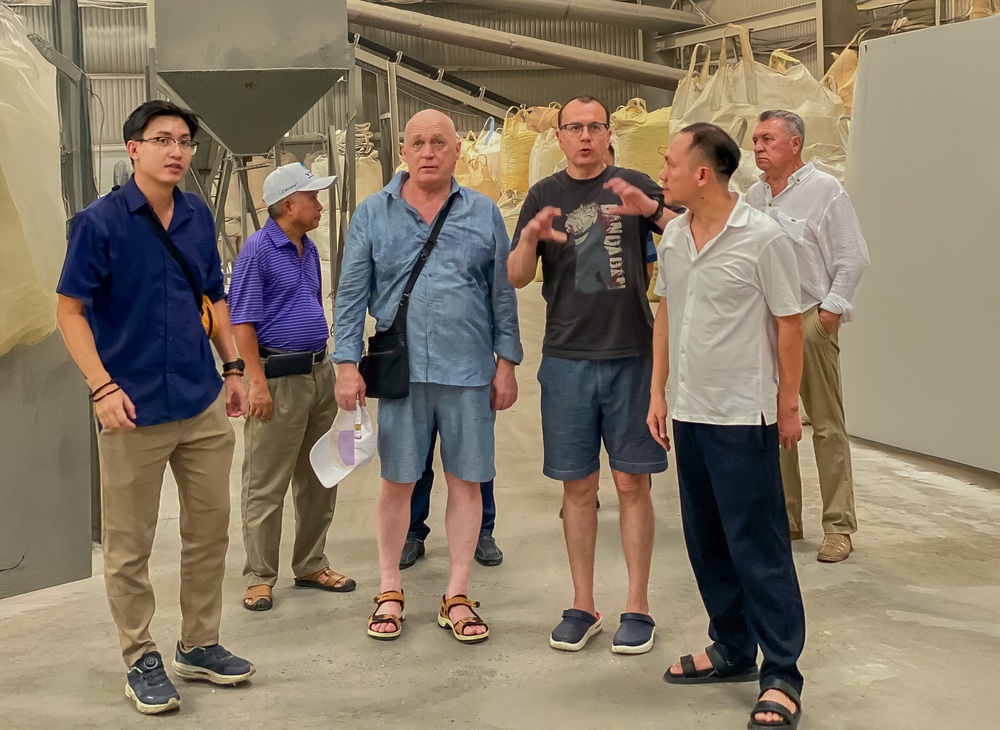 Kim An An: Đưa thạch anh Việt vươn tầm công nghiệp hiện đại - Ảnh 3. Kim An An: Đưa thạch anh Việt vươn tầm công nghiệp hiện đại - Ảnh 3.