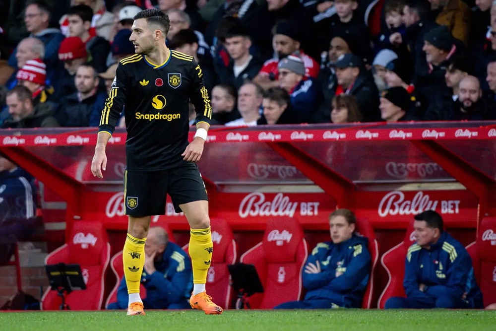 MU trả giá vì Dalot quá lâu rồi - Ảnh 1. MU trả giá vì Dalot quá lâu rồi - Ảnh 1.