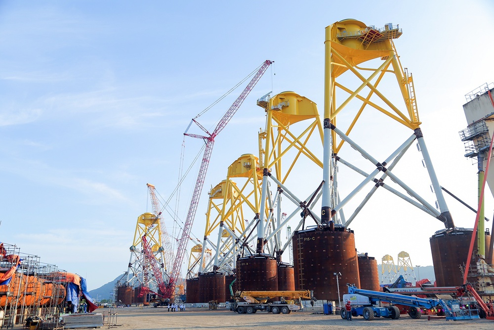 Petrovietnam khẳng định vai trò tiên phong trong phát triển điện gió ngoài khơi Việt Nam - Ảnh 3. Petrovietnam khẳng định vai trò tiên phong trong phát triển điện gió ngoài khơi Việt Nam - Ảnh 3.