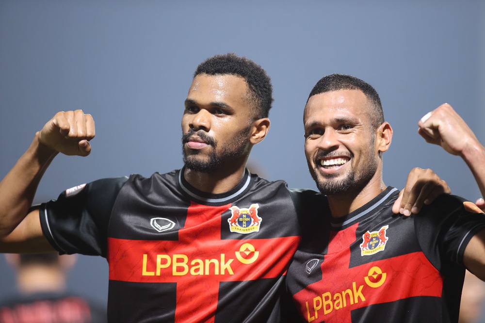 Vòng 11 LPBank V-League 2025/26: Ninh Bình quyết giữ đỉnh, “chung kết ngược” ở Pleiku - Ảnh 1. Vòng 11 LPBank V-League 2025/26: Ninh Bình quyết giữ đỉnh, “chung kết ngược” ở Pleiku - Ảnh 1.