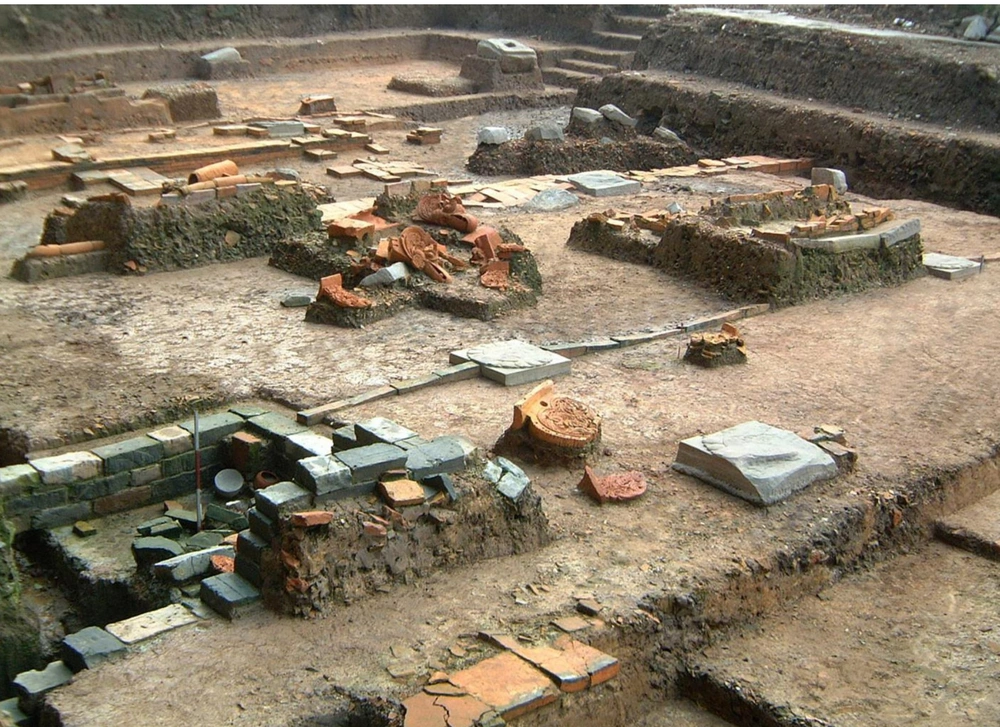 15 năm "đánh thức" Hoàng thành Thăng Long (kỳ 2): Từ "giải mã" tới "hệ thống hóa" Hoàng thành - Ảnh 3. 15 năm "đánh thức" Hoàng thành Thăng Long (kỳ 2): Từ "giải mã" tới "hệ thống hóa" Hoàng thành - Ảnh 3.