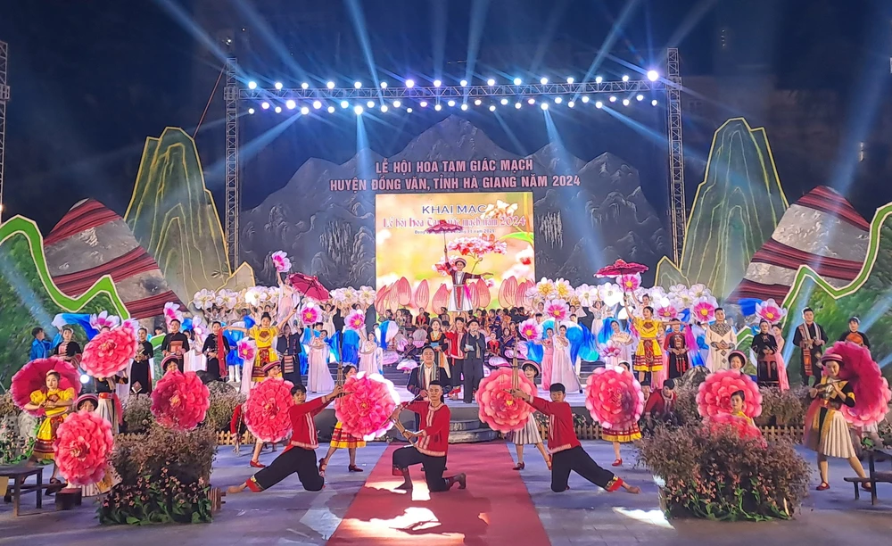 Quảng bá sâu rộng hình ảnh du lịch “Miền đá nở hoa” - Ảnh 1. Quảng bá sâu rộng hình ảnh du lịch “Miền đá nở hoa” - Ảnh 1.