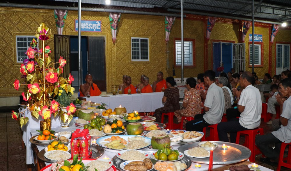 Độc đáo Lễ Cúng Trăng trong đời sống tinh thần của đồng bào Khmer - Ảnh 1. Độc đáo Lễ Cúng Trăng trong đời sống tinh thần của đồng bào Khmer - Ảnh 1.