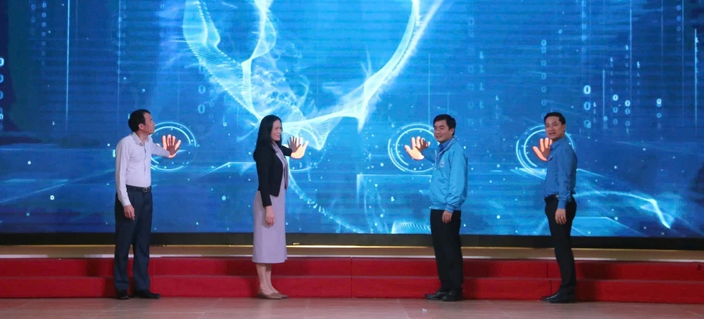 Thanh Hóa đẩy mạnh triển khai triển khai "Bình dân học vụ số" - Ảnh 1. Thanh Hóa đẩy mạnh triển khai triển khai "Bình dân học vụ số" - Ảnh 1.