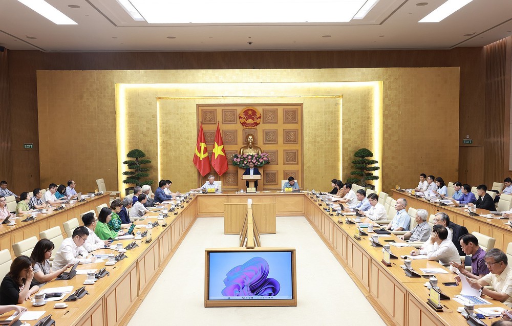 Chính phủ triển khai nhiệm vụ trọng tâm để hoàn thành cao nhất các chỉ tiêu phát triển kinh tế - xã hội - Ảnh 2. Chính phủ triển khai nhiệm vụ trọng tâm để hoàn thành cao nhất các chỉ tiêu phát triển kinh tế - xã hội - Ảnh 2.