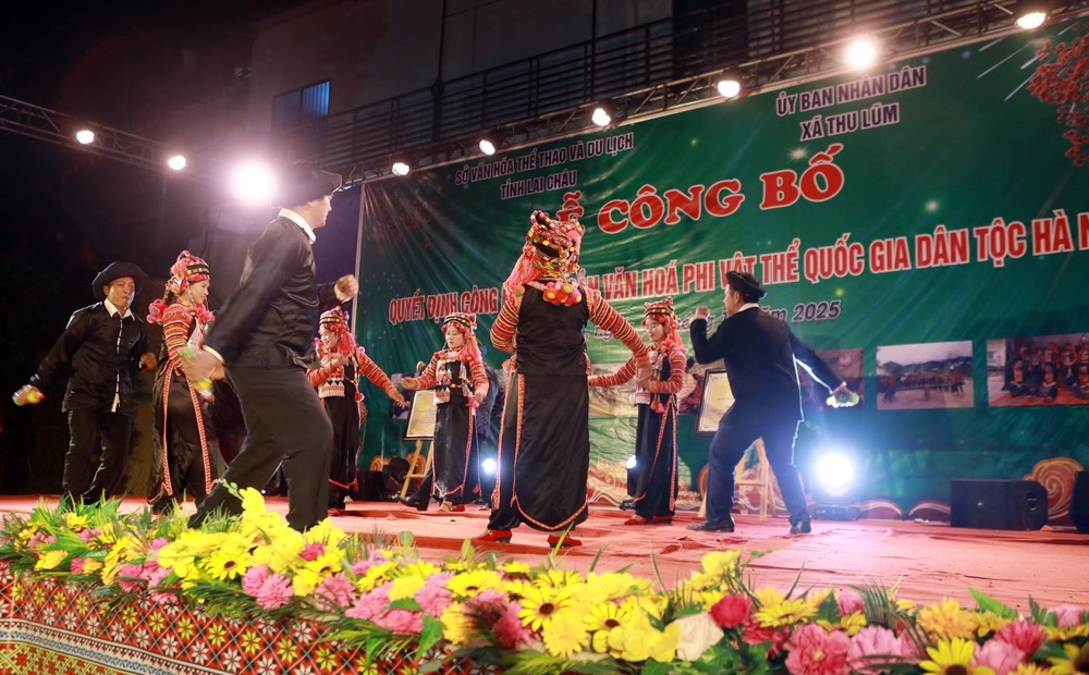 Xòe Hà Nhì và Diễn xướng Xa Nhà Ca được công nhận là di sản văn hóa phi vật thể Quốc gia - Ảnh 6. Xòe Hà Nhì và Diễn xướng Xa Nhà Ca được công nhận là di sản văn hóa phi vật thể Quốc gia - Ảnh 6.