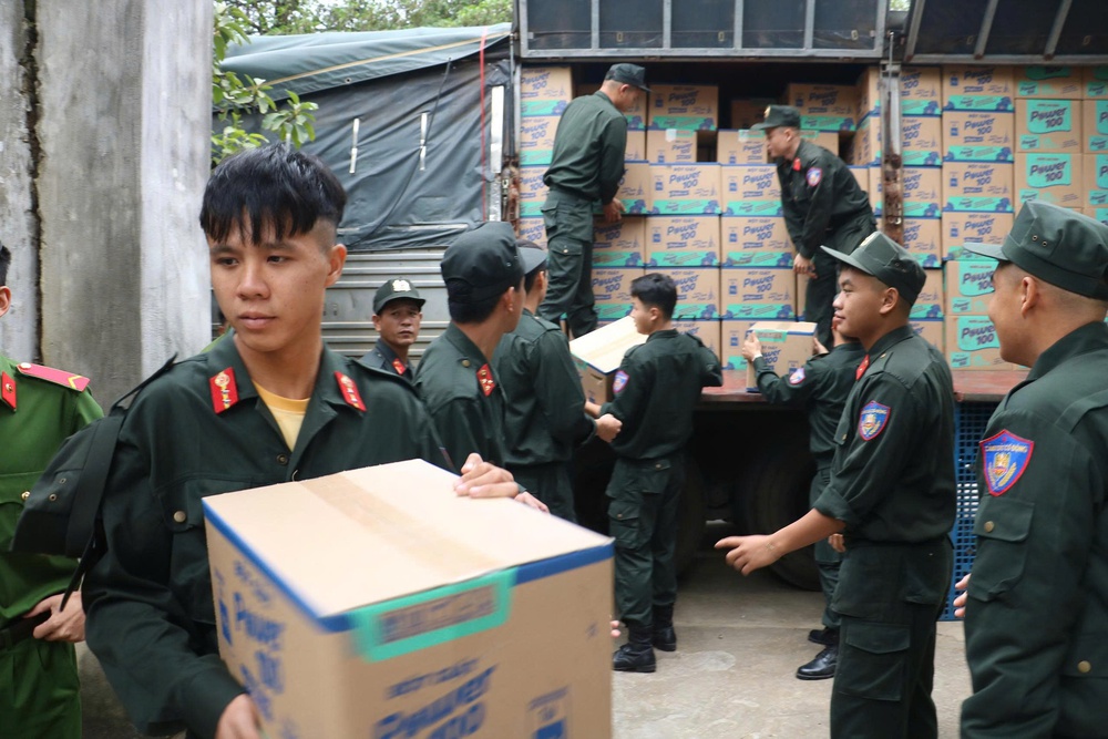 Wilmar CLV trao tặng 15 tỷ đồng tiếp sức đồng bào ổn định cuộc sống - Ảnh 3. Wilmar CLV trao tặng 15 tỷ đồng tiếp sức đồng bào ổn định cuộc sống - Ảnh 3.