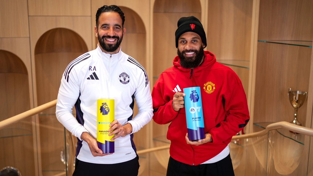 Thi đấu xuất sắc, MU nhận 2 giải thưởng của Premier League - Ảnh 1. Thi đấu xuất sắc, MU nhận 2 giải thưởng của Premier League - Ảnh 1.