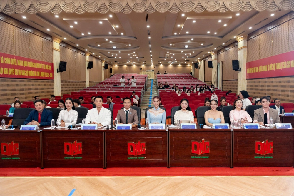 Quế Anh chấm thi Hoa hậu Sinh viên Hoà bình Việt Nam 2025 - Ảnh 1. Quế Anh chấm thi Hoa hậu Sinh viên Hoà bình Việt Nam 2025 - Ảnh 1.