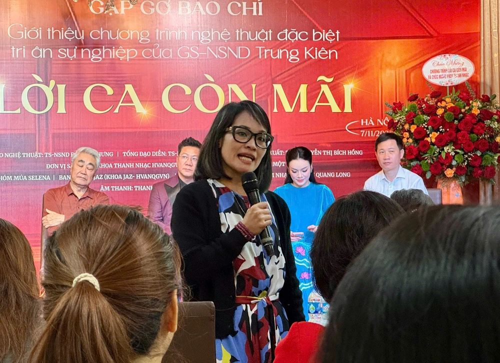 "Lời ca còn mãi": Tri ân GS. NSND Trung Kiên – "Kiến trúc sư" đào tạo thanh nhạc Việt Nam - Ảnh 2. "Lời ca còn mãi": Tri ân GS. NSND Trung Kiên – "Kiến trúc sư" đào tạo thanh nhạc Việt Nam - Ảnh 2.