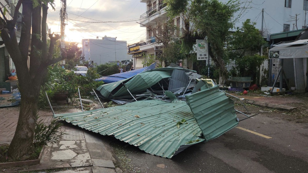 Bão số 13 gây thiệt hại nặng nề nhiều nơi ở tỉnh Gia Lai - Ảnh 1. Bão số 13 gây thiệt hại nặng nề nhiều nơi ở tỉnh Gia Lai - Ảnh 1.