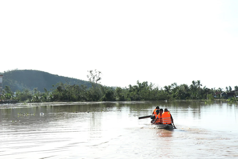 Bão số 13 gây thiệt hại trên địa bàn tỉnh Đắk Lắk - Ảnh 7. Bão số 13 gây thiệt hại trên địa bàn tỉnh Đắk Lắk - Ảnh 7.