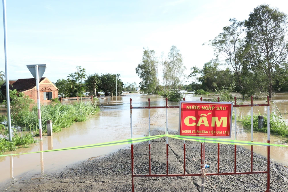 Bão số 13 gây thiệt hại trên địa bàn tỉnh Đắk Lắk - Ảnh 8. Bão số 13 gây thiệt hại trên địa bàn tỉnh Đắk Lắk - Ảnh 8.