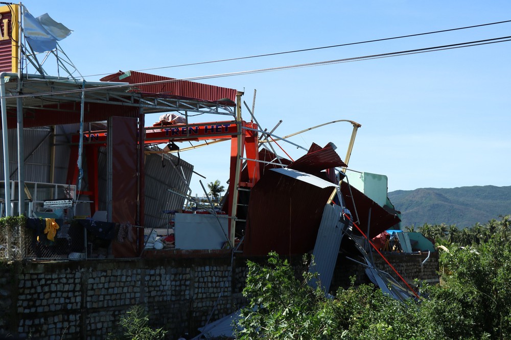 Đắk Lắk: Khẩn trương khắc phục thiệt hại do bão số 13 gây ra - Ảnh 1. Đắk Lắk: Khẩn trương khắc phục thiệt hại do bão số 13 gây ra - Ảnh 1.