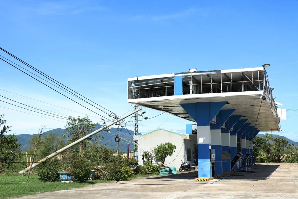 Đắk Lắk: Khẩn trương khắc phục thiệt hại do bão số 13 gây ra - Ảnh 14. Đắk Lắk: Khẩn trương khắc phục thiệt hại do bão số 13 gây ra - Ảnh 14.