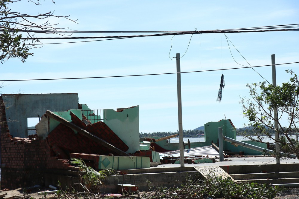 Đắk Lắk: Khẩn trương khắc phục thiệt hại do bão số 13 gây ra - Ảnh 2. Đắk Lắk: Khẩn trương khắc phục thiệt hại do bão số 13 gây ra - Ảnh 2.