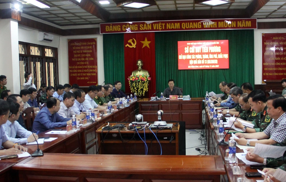 Phó Thủ tướng Trần Hồng Hà chỉ đạo khẩn trương khắc phục hậu quả bão số 13 - Ảnh 1. Phó Thủ tướng Trần Hồng Hà chỉ đạo khẩn trương khắc phục hậu quả bão số 13 - Ảnh 1.