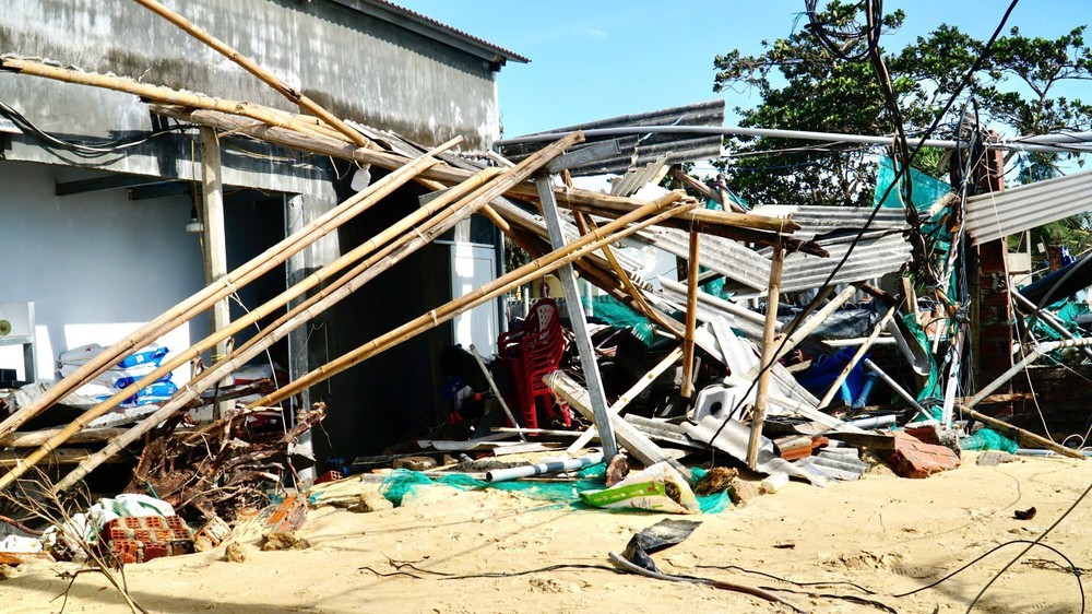 Gia Lai: Làng chài duới chân cầu Đề Gi tan hoang sau bão - Ảnh 9. Gia Lai: Làng chài duới chân cầu Đề Gi tan hoang sau bão - Ảnh 9.