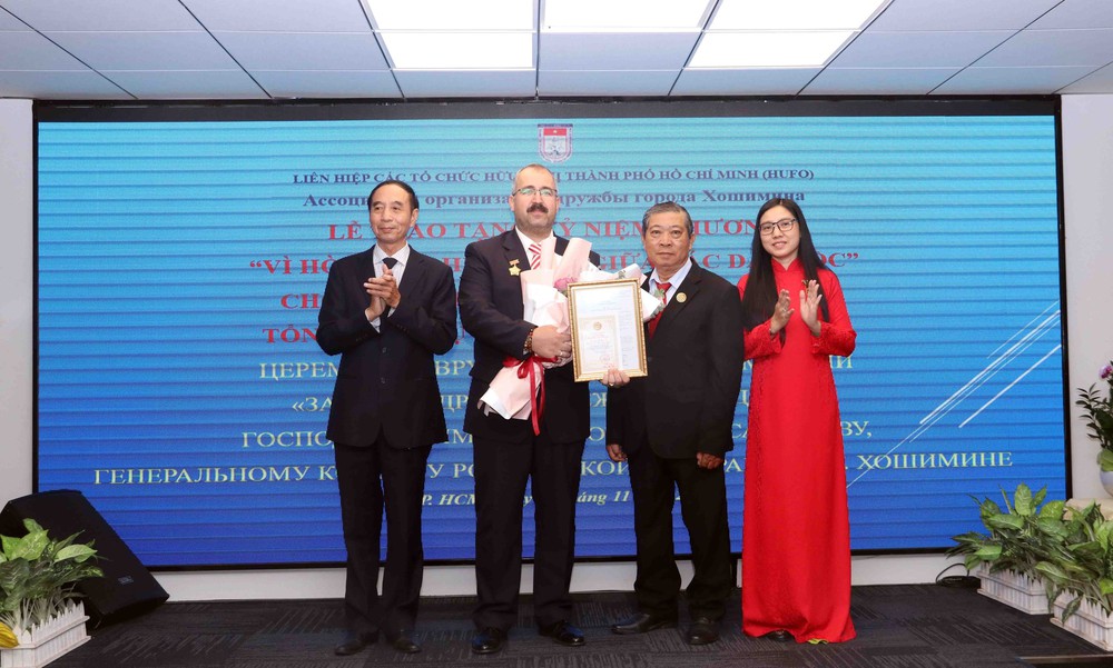 Tôn vinh giá trị lịch sử của Cách mạng Tháng Mười Nga - Ảnh 5. Tôn vinh giá trị lịch sử của Cách mạng Tháng Mười Nga - Ảnh 5.