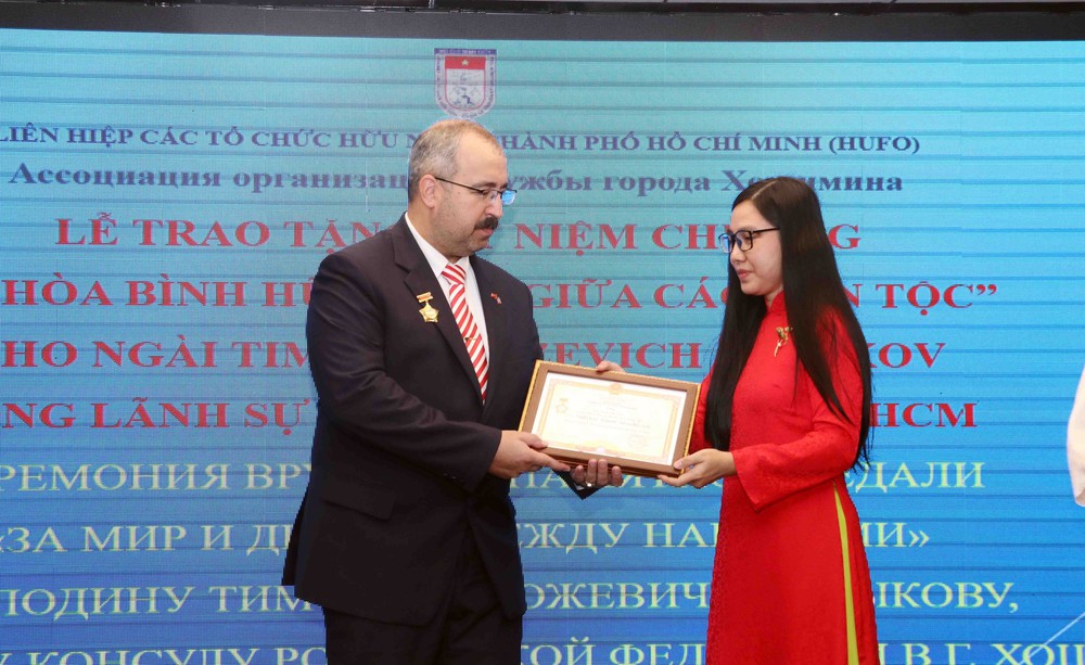 Tôn vinh giá trị lịch sử của Cách mạng Tháng Mười Nga - Ảnh 4. Tôn vinh giá trị lịch sử của Cách mạng Tháng Mười Nga - Ảnh 4.