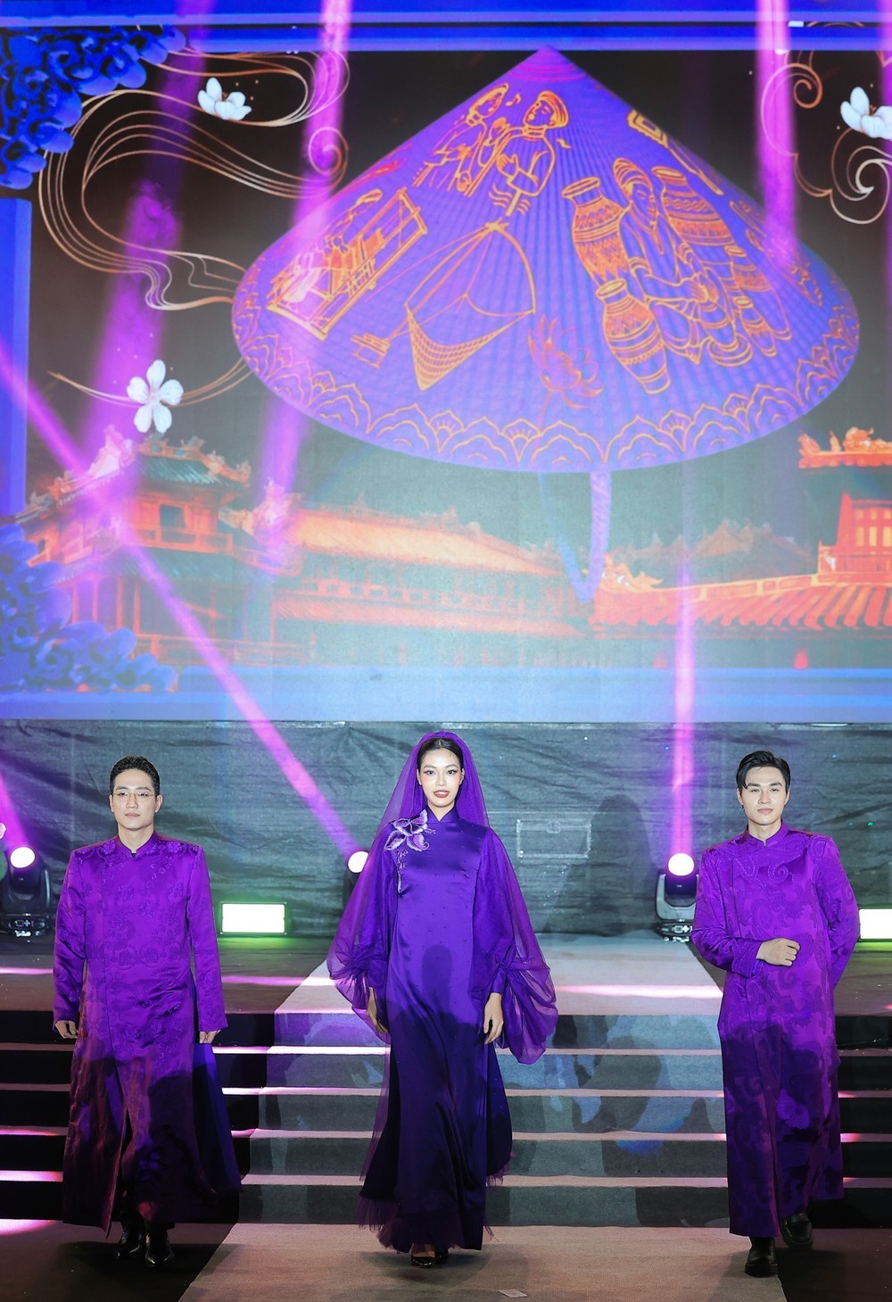 Lễ hội Áo dài du lịch Hà Nội 2025 - Ảnh 9. Lễ hội Áo dài du lịch Hà Nội 2025 - Ảnh 9.