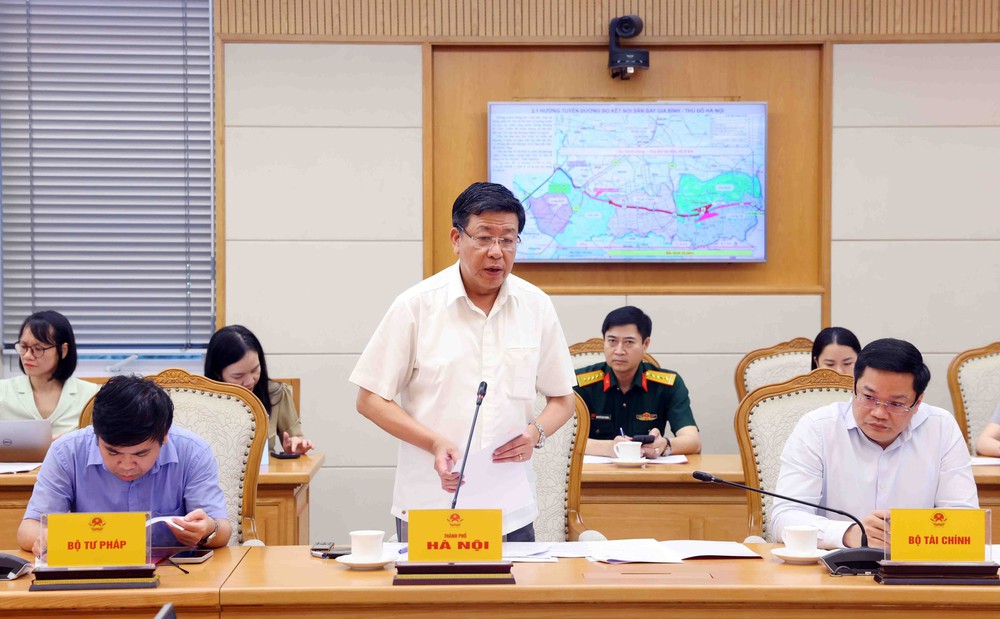 Phó Chủ tịch Thường trực UBND thành phố Dương Đức Tuấn điều hành công việc của UBND thành phố Hà Nội - Ảnh 1. Phó Chủ tịch Thường trực UBND thành phố Dương Đức Tuấn điều hành công việc của UBND thành phố Hà Nội - Ảnh 1.