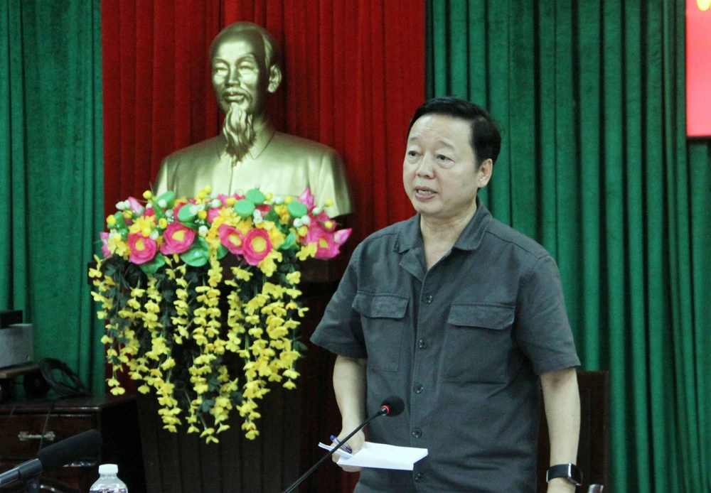 Phó Thủ tướng Trần Hồng Hà chỉ đạo khẩn trương khắc phục hậu quả bão số 13 - Ảnh 2. Phó Thủ tướng Trần Hồng Hà chỉ đạo khẩn trương khắc phục hậu quả bão số 13 - Ảnh 2.