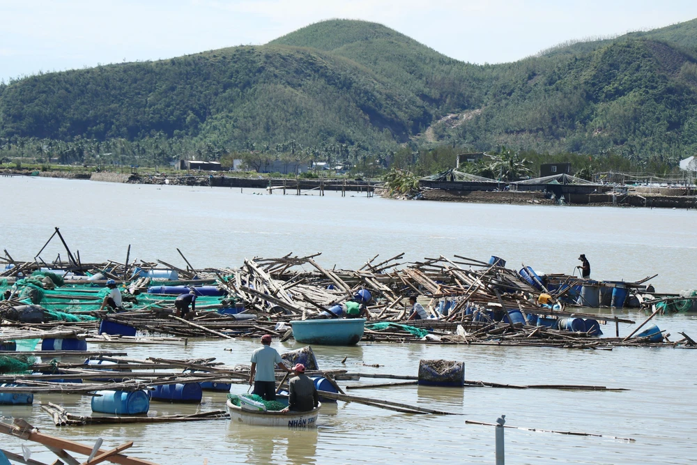 Công điện của Thủ tướng Chính phủ về việc tập trung khắc phục hậu quả bão số 13 - Ảnh 3. Công điện của Thủ tướng Chính phủ về việc tập trung khắc phục hậu quả bão số 13 - Ảnh 3.