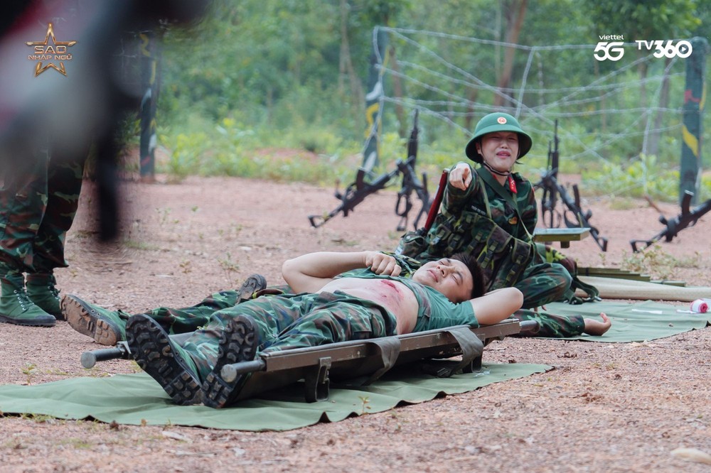 “Sao nhập ngũ” tập 14: Diệu Nhi, Hậu Hoàng trải nghiệm đáng nhớ khi làm “quân y” - Ảnh 1. “Sao nhập ngũ” tập 14: Diệu Nhi, Hậu Hoàng trải nghiệm đáng nhớ khi làm “quân y” - Ảnh 1.