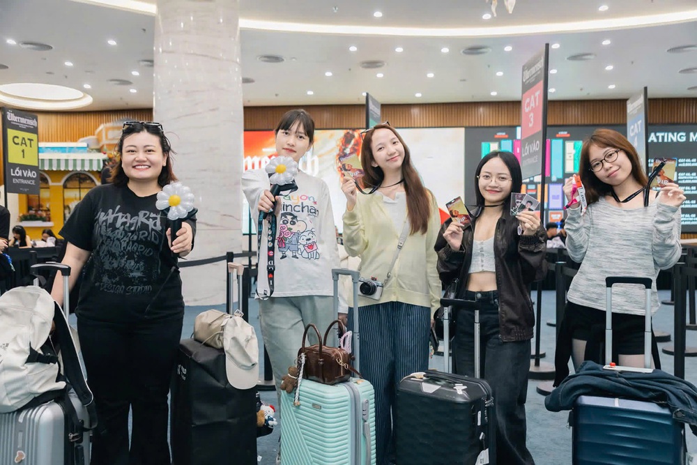 Fan đổ về Ocean City check in G-DRAGON 2025 WORLD TOUR [Übermensch] IN HANOI, háo hức chờ concert lịch sử - Ảnh 1.