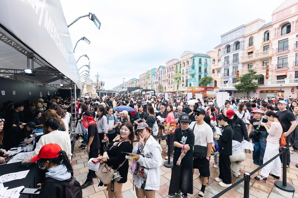 Ocean City "bùng nổ" trước giờ G: Fan Việt và quốc tế cuồng nhiệt đổ về, tạo nên trải nghiệm âm nhạc hiếm có - Ảnh 1. Ocean City "bùng nổ" trước giờ G: Fan Việt và quốc tế cuồng nhiệt đổ về, tạo nên trải nghiệm âm nhạc hiếm có - Ảnh 1.