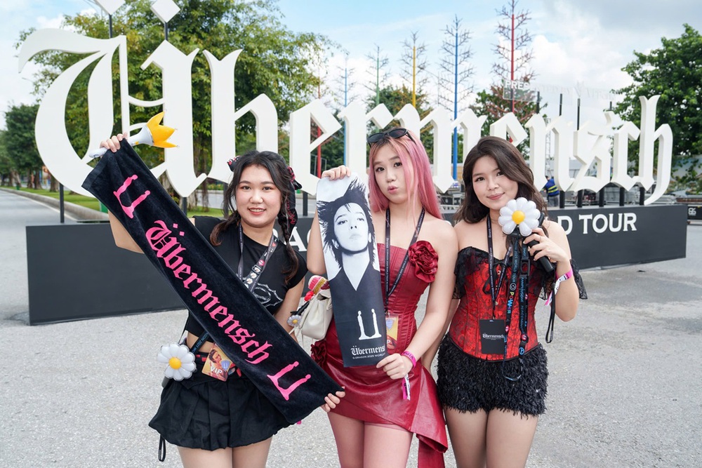 Ocean City "bùng nổ" trước giờ G: Fan Việt và quốc tế cuồng nhiệt đổ về, tạo nên trải nghiệm âm nhạc hiếm có - Ảnh 2. Ocean City "bùng nổ" trước giờ G: Fan Việt và quốc tế cuồng nhiệt đổ về, tạo nên trải nghiệm âm nhạc hiếm có - Ảnh 2.