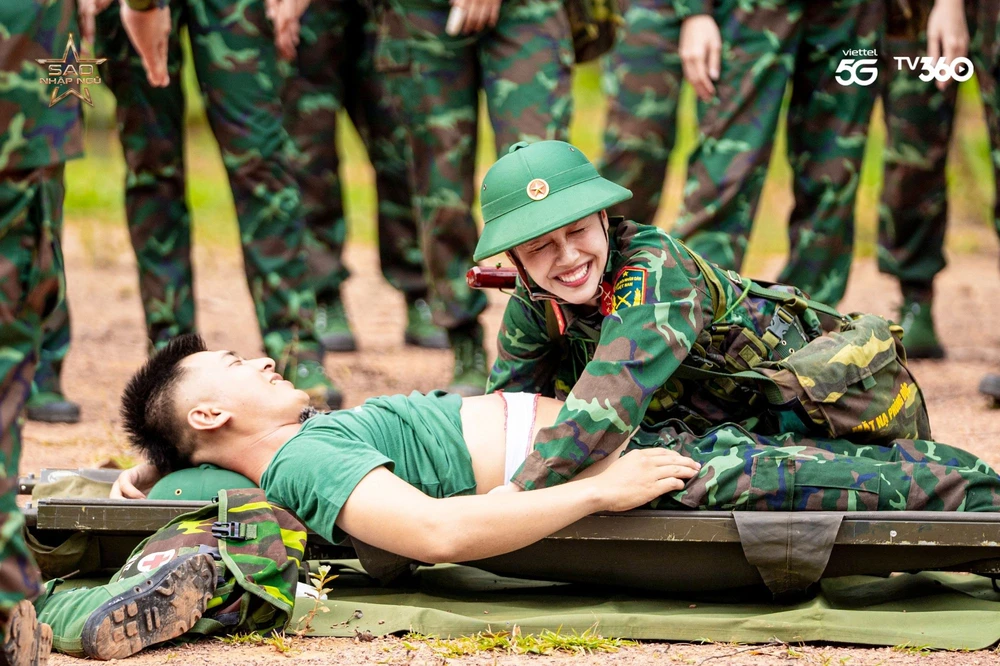 “Sao nhập ngũ” tập 14: Diệu Nhi, Hậu Hoàng trải nghiệm đáng nhớ khi làm “quân y” - Ảnh 4. “Sao nhập ngũ” tập 14: Diệu Nhi, Hậu Hoàng trải nghiệm đáng nhớ khi làm “quân y” - Ảnh 4.
