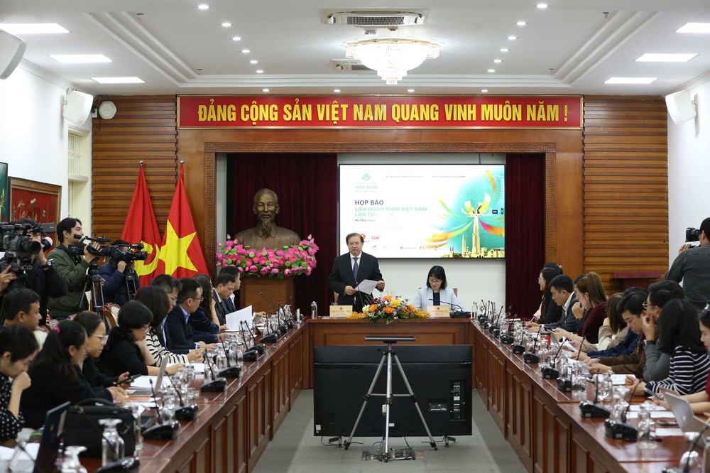 "Mưa đỏ" cùng 15 phim điện ảnh tranh giải Bông Sen Vàng - Ảnh 1. "Mưa đỏ" cùng 15 phim điện ảnh tranh giải Bông Sen Vàng - Ảnh 1.